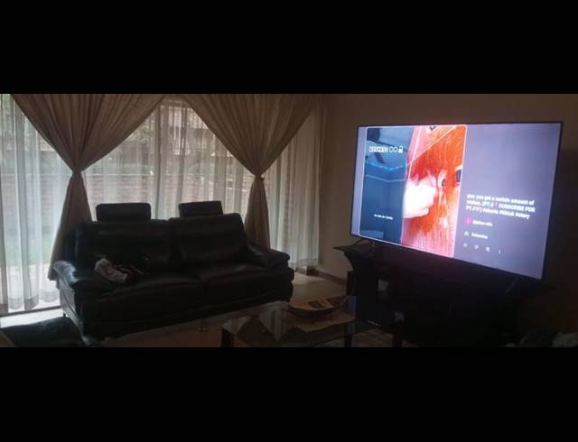 2 BEDROOM PROPERTY TO RENT IN MUCKLENEUK